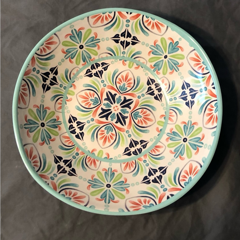 NWT Beautiful Large melamine bowl
